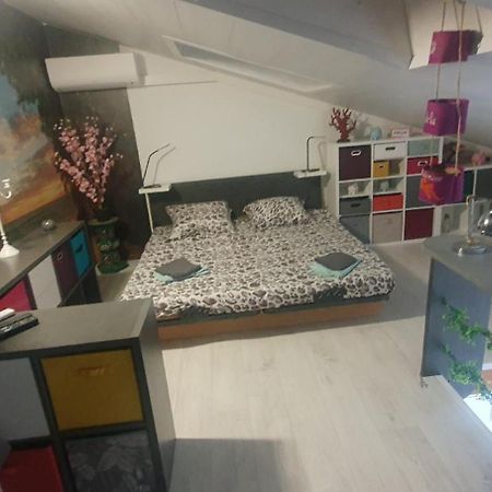 Joli Et Spacieux Studio Avec Garage Au Bord De Mer Fréjus Buitenkant foto