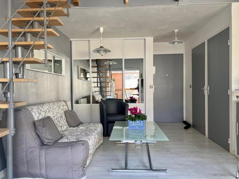 Joli Et Spacieux Studio Avec Garage Au Bord De Mer Fréjus Buitenkant foto